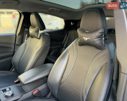 Синий Форд Mustang Mach-E, объемом двигателя 0 л и пробегом 30 тыс. км за 28500 $, фото 37 на Automoto.ua