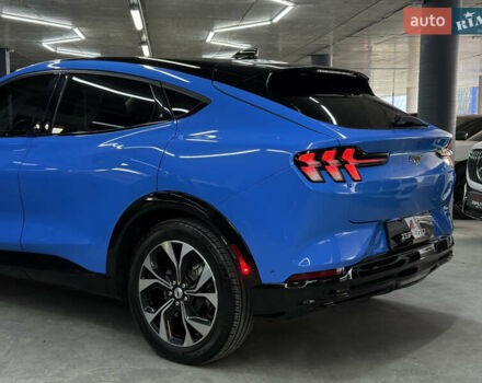 Синий Форд Mustang Mach-E, объемом двигателя 0 л и пробегом 12 тыс. км за 29500 $, фото 10 на Automoto.ua