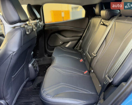 Синий Форд Mustang Mach-E, объемом двигателя 0 л и пробегом 30 тыс. км за 28500 $, фото 39 на Automoto.ua