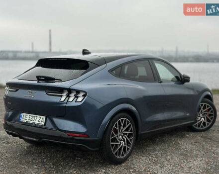 Синий Форд Mustang Mach-E, объемом двигателя 0 л и пробегом 8 тыс. км за 34950 $, фото 3 на Automoto.ua