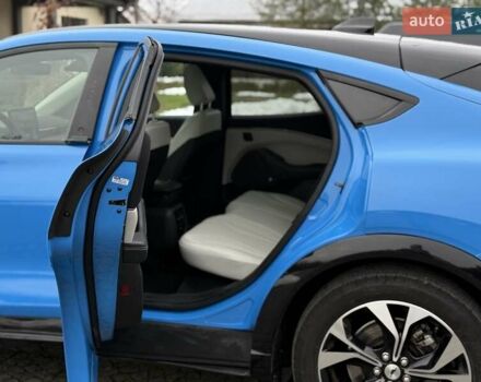 Синий Форд Mustang Mach-E, объемом двигателя 0 л и пробегом 37 тыс. км за 25200 $, фото 81 на Automoto.ua