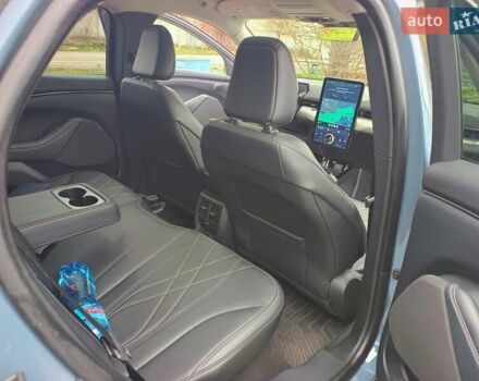 Синий Форд Mustang Mach-E, объемом двигателя 0 л и пробегом 58 тыс. км за 25999 $, фото 61 на Automoto.ua