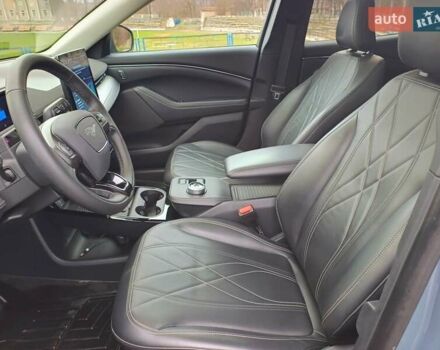 Синий Форд Mustang Mach-E, объемом двигателя 0 л и пробегом 58 тыс. км за 25999 $, фото 48 на Automoto.ua