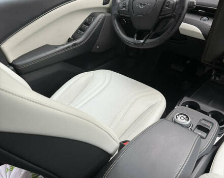 Синий Форд Mustang Mach-E, объемом двигателя 0 л и пробегом 10 тыс. км за 30500 $, фото 21 на Automoto.ua