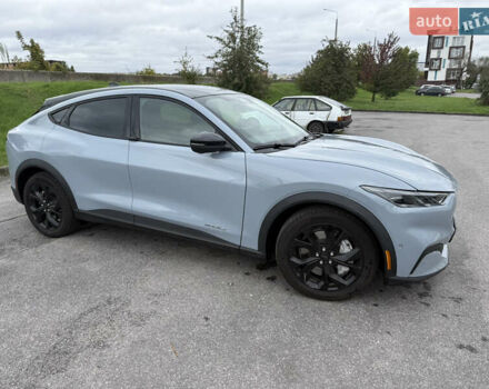Синий Форд Mustang Mach-E, объемом двигателя 0 л и пробегом 3 тыс. км за 26500 $, фото 6 на Automoto.ua