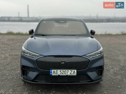 Синий Форд Mustang Mach-E, объемом двигателя 0 л и пробегом 8 тыс. км за 34950 $, фото 1 на Automoto.ua