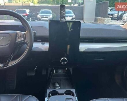 Зелений Форд Mustang Mach-E, об'ємом двигуна 0 л та пробігом 70 тис. км за 25400 $, фото 15 на Automoto.ua