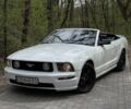 Белый Форд Мустанг, объемом двигателя 4 л и пробегом 124 тыс. км за 9300 $, фото 1 на Automoto.ua