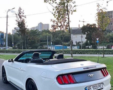 Белый Форд Мустанг, объемом двигателя 2.3 л и пробегом 144 тыс. км за 18000 $, фото 9 на Automoto.ua
