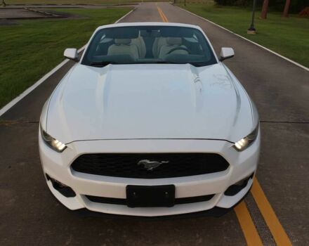 Білий Форд Мустанг, об'ємом двигуна 2.3 л та пробігом 65 тис. км за 4700 $, фото 3 на Automoto.ua