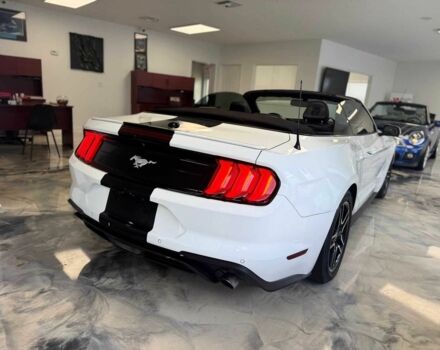 Белый Форд Мустанг, объемом двигателя 2.3 л и пробегом 35 тыс. км за 3200 $, фото 2 на Automoto.ua