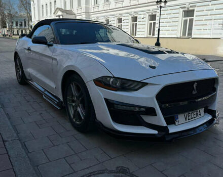Белый Форд Мустанг, объемом двигателя 2.26 л и пробегом 77 тыс. км за 16500 $, фото 4 на Automoto.ua