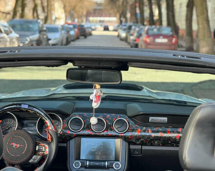 Белый Форд Мустанг, объемом двигателя 2.26 л и пробегом 77 тыс. км за 16500 $, фото 11 на Automoto.ua