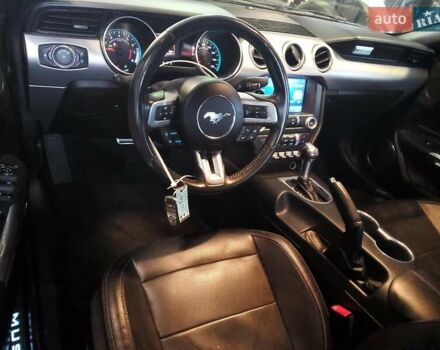 Белый Форд Мустанг, объемом двигателя 2.3 л и пробегом 115 тыс. км за 6600 $, фото 4 на Automoto.ua