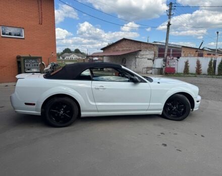 Белый Форд Мустанг, объемом двигателя 4 л и пробегом 120 тыс. км за 8500 $, фото 7 на Automoto.ua