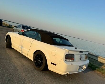 Белый Форд Мустанг, объемом двигателя 4 л и пробегом 120 тыс. км за 8500 $, фото 6 на Automoto.ua