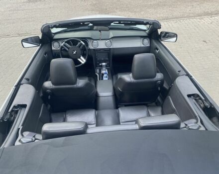 Белый Форд Мустанг, объемом двигателя 4 л и пробегом 120 тыс. км за 8500 $, фото 3 на Automoto.ua