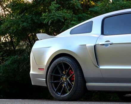 Білий Форд Мустанг, об'ємом двигуна 5 л та пробігом 99 тис. км за 30000 $, фото 6 на Automoto.ua