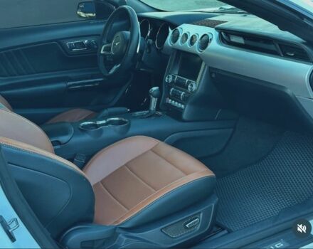 Білий Форд Мустанг, об'ємом двигуна 2.3 л та пробігом 126 тис. км за 10999 $, фото 7 на Automoto.ua