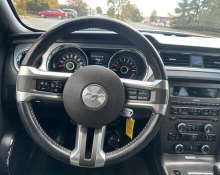 Білий Форд Мустанг, об'ємом двигуна 5 л та пробігом 89 тис. км за 6000 $, фото 6 на Automoto.ua