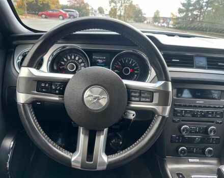 Белый Форд Мустанг, объемом двигателя 5 л и пробегом 84 тыс. км за 8400 $, фото 7 на Automoto.ua