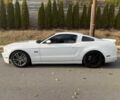 Белый Форд Мустанг, объемом двигателя 5 л и пробегом 88 тыс. км за 5900 $, фото 6 на Automoto.ua