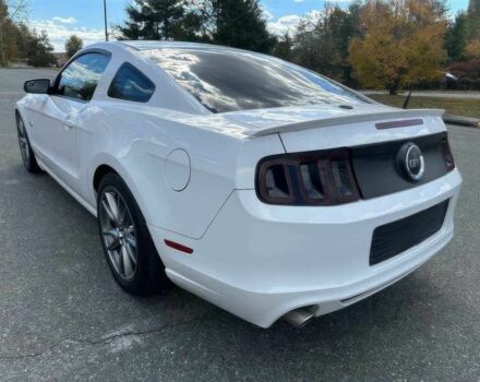 Белый Форд Мустанг, объемом двигателя 5 л и пробегом 84 тыс. км за 8400 $, фото 2 на Automoto.ua