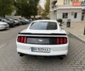 Белый Форд Мустанг, объемом двигателя 2.3 л и пробегом 144 тыс. км за 15500 $, фото 4 на Automoto.ua