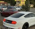 Белый Форд Мустанг, объемом двигателя 2.3 л и пробегом 145 тыс. км за 13700 $, фото 3 на Automoto.ua