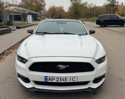 Белый Форд Мустанг, объемом двигателя 3.72 л и пробегом 154 тыс. км за 15500 $, фото 6 на Automoto.ua
