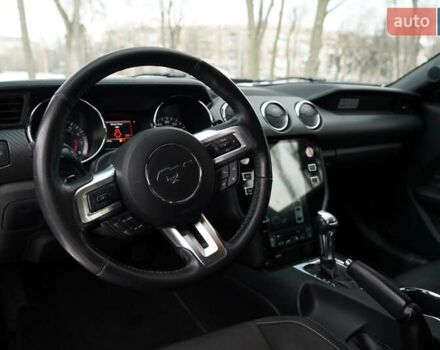 Білий Форд Мустанг, об'ємом двигуна 3.72 л та пробігом 143 тис. км за 16500 $, фото 4 на Automoto.ua