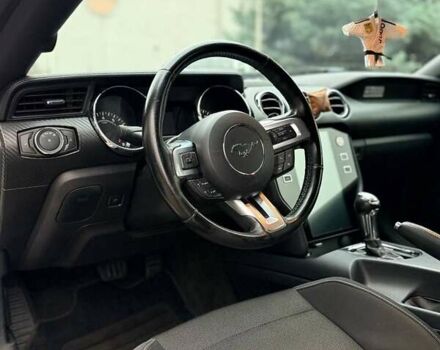 Белый Форд Мустанг, объемом двигателя 3.72 л и пробегом 154 тыс. км за 15500 $, фото 2 на Automoto.ua