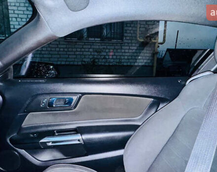 Белый Форд Мустанг, объемом двигателя 2.26 л и пробегом 29 тыс. км за 11500 $, фото 20 на Automoto.ua