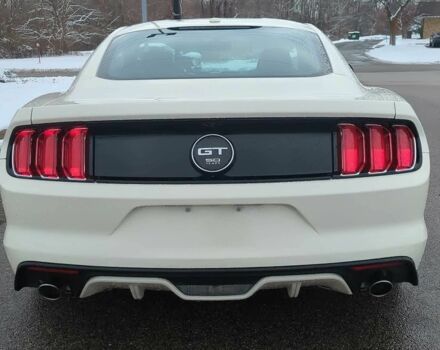 Белый Форд Мустанг, объемом двигателя 5 л и пробегом 71 тыс. км за 5600 $, фото 4 на Automoto.ua