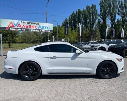 Белый Форд Мустанг, объемом двигателя 3.7 л и пробегом 87 тыс. км за 18500 $, фото 7 на Automoto.ua