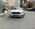 Белый Форд Мустанг, объемом двигателя 2.3 л и пробегом 144 тыс. км за 15500 $, фото 1 на Automoto.ua