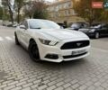 Белый Форд Мустанг, объемом двигателя 2.3 л и пробегом 144 тыс. км за 15500 $, фото 2 на Automoto.ua