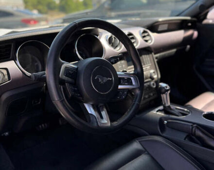 Белый Форд Мустанг, объемом двигателя 2.26 л и пробегом 67 тыс. км за 14800 $, фото 3 на Automoto.ua