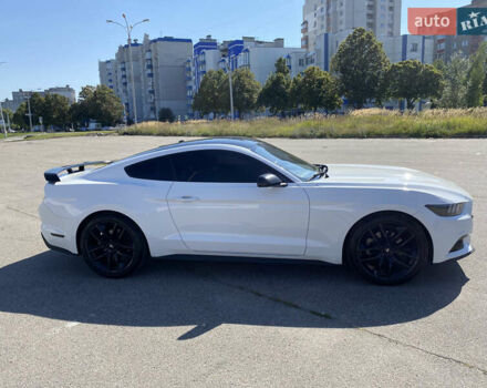 Білий Форд Мустанг, об'ємом двигуна 2.25 л та пробігом 104 тис. км за 15800 $, фото 2 на Automoto.ua