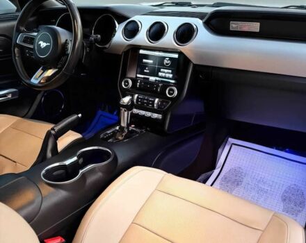 Белый Форд Мустанг, объемом двигателя 2.3 л и пробегом 70 тыс. км за 3000 $, фото 8 на Automoto.ua