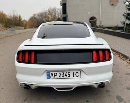 Белый Форд Мустанг, объемом двигателя 3.72 л и пробегом 154 тыс. км за 15500 $, фото 4 на Automoto.ua