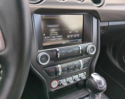 Белый Форд Мустанг, объемом двигателя 5 л и пробегом 71 тыс. км за 5600 $, фото 11 на Automoto.ua