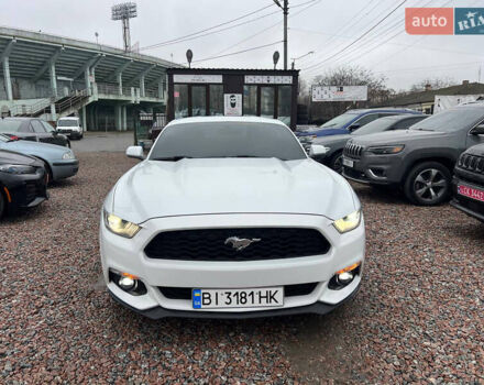Белый Форд Мустанг, объемом двигателя 2.26 л и пробегом 103 тыс. км за 15500 $, фото 2 на Automoto.ua