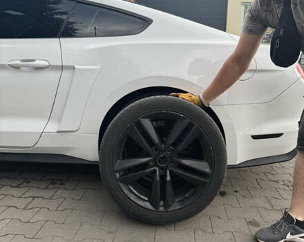 Белый Форд Мустанг, объемом двигателя 2.26 л и пробегом 164 тыс. км за 10999 $, фото 19 на Automoto.ua