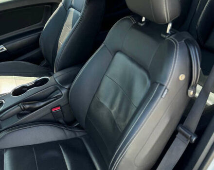 Белый Форд Мустанг, объемом двигателя 2.26 л и пробегом 67 тыс. км за 14800 $, фото 4 на Automoto.ua