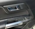 Белый Форд Мустанг, объемом двигателя 2.3 л и пробегом 110 тыс. км за 12500 $, фото 9 на Automoto.ua