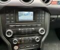 Белый Форд Мустанг, объемом двигателя 2.3 л и пробегом 144 тыс. км за 15500 $, фото 11 на Automoto.ua