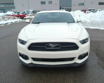 Белый Форд Мустанг, объемом двигателя 5 л и пробегом 71 тыс. км за 5600 $, фото 1 на Automoto.ua