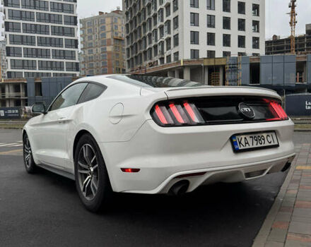 Белый Форд Мустанг, объемом двигателя 3.7 л и пробегом 98 тыс. км за 16500 $, фото 2 на Automoto.ua