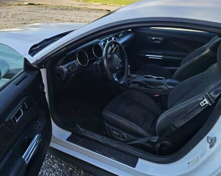 Форд Мустанг 2016 в Николаеве на Automoto.ua Белый Форд Мустанг, объемом двигателя 2.3 л и пробегом 159 тыс. км за 9999 $, фото 4 на Automoto.ua